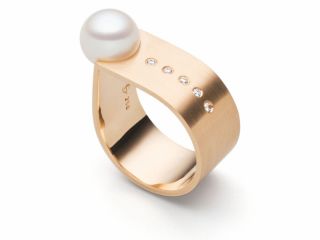 71066-00 Ring Roségold, Zuchtperle, 5 Brillanten